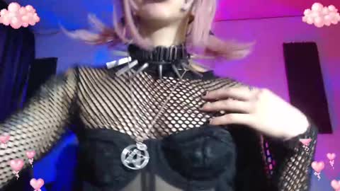 Snapshot of gothicute chatting on 02-17-25, 05:58 online show from 02-17-25, 05:58