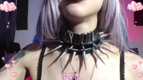 Snapshot of gothicute chatting on 03-08-25, 08:00 online show from 03-08-25, 08:00