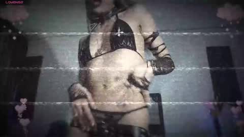 Snapshot of gothicute chatting on 09-10-25, 04:45 online show from 09-10-25, 04:45