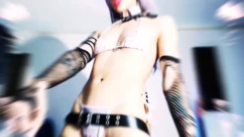 Snapshot of gothicute chatting on 10-06-25, 06:33 online show from 10-06-25, 06:33