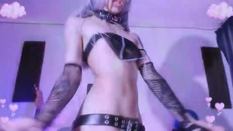 Snapshot of gothicute chatting on 10-20-25, 06:36 online show from 10-20-25, 06:36