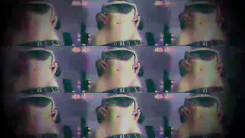 Snapshot of gothicute chatting on 11-07-25, 02:33 online show from 11-07-25, 02:33