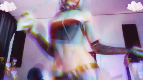 Snapshot of gothicute chatting on 11-10-25, 02:32 online show from 11-10-25, 02:32