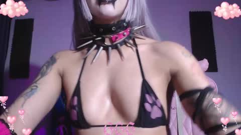 Snapshot of gothicute chatting on 11-20-25, 05:07 online show from 11-20-25, 05:07