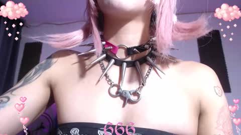 Snapshot of gothicute chatting on 11-24-25, 07:08 online show from 11-24-25, 07:08