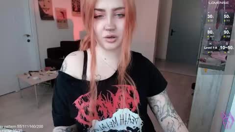 Snapshot of gothkittys chatting on 04-29-26, 12:20 traumfrau Kira angel face devil eyes I SELL A LOT VIDEO IN GALLERY online show from 04-29-26, 12:20