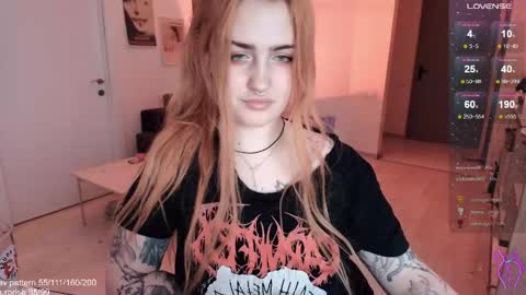 Snapshot of gothkittys chatting on 04-30-26, 08:57 traumfrau Kira angel face devil eyes I SELL A LOT VIDEO IN GALLERY online show from 04-30-26, 08:57