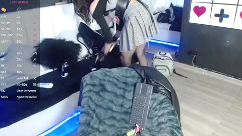 Meredith Alessandra online show from 11-15-25, 04:43