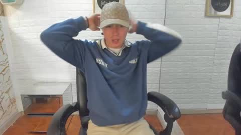 Snapshot of gotyck_boy chatting on 12-17-25, 08:26 Zack online show from 12-17-25, 08:26