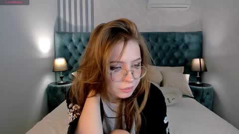 Snapshot of grace_blush chatting on 09-28-25, 07:25 Grace online show from 09-28-25, 07:25