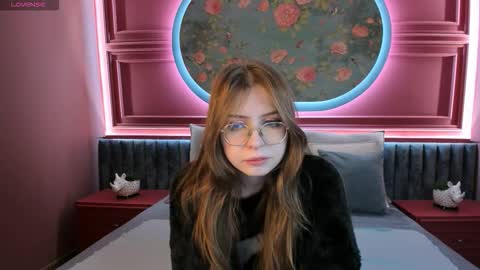 Snapshot of grace_blush chatting on 10-19-25, 06:36 Grace online show from 10-19-25, 06:36