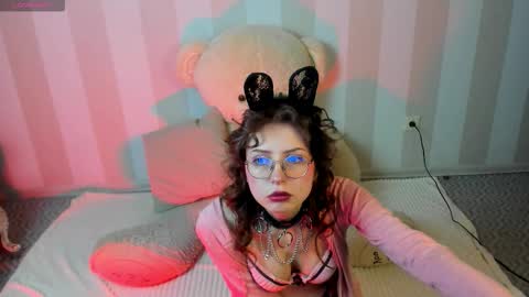 Snapshot of grace_blush chatting on 11-22-25, 09:03 Grace online show from 11-22-25, 09:03