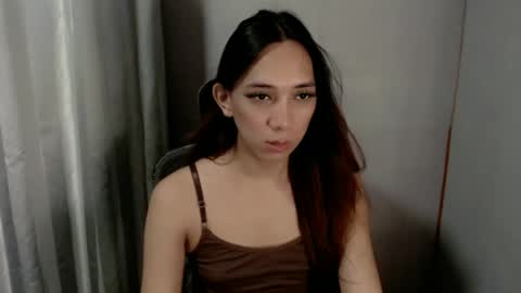 Snapshot of grace_for_youuu chatting on 06-22-26, 04:42 HoneyGrace online show from 06-22-26, 04:42
