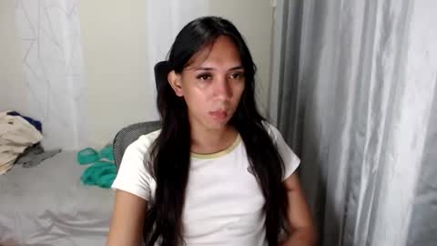 Snapshot of grace_for_youuu chatting on 07-31-26, 07:41 HoneyGrace online show from 07-31-26, 07:41
