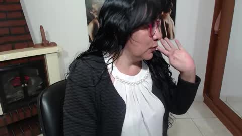 Snapshot of grace_mature_milf chatting on 09-09-25, 10:26 grace_mature_milf online show from 09-09-25, 10:26