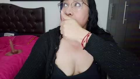 Snapshot of grace_mature_milf chatting on 06-17-26, 11:27 grace_mature_milf online show from 06-17-26, 11:27