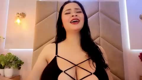 Snapshot of gracebluel chatting on 06-30-26, 04:02 GRACE online show from 06-30-26, 04:02