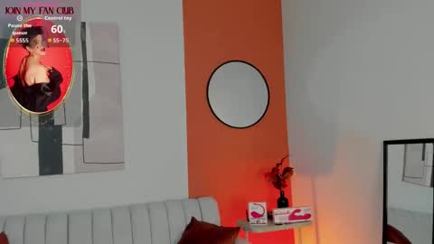 Snapshot of graceelizabeth_ chatting on 12-16-25, 08:36 Zuly online show from 12-16-25, 08:36