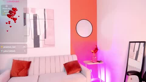 Snapshot of graceelizabeth_ chatting on 02-17-26, 07:53 Zuly online show from 02-17-26, 07:53