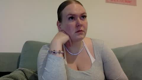 Snapshot of graceloves69 chatting on 01-07-26, 10:40 Grace Loves online show from 01-07-26, 10:40