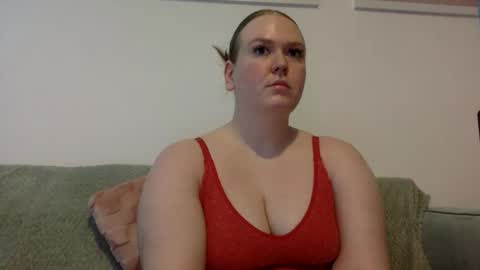 Snapshot of graceloves69 chatting on 04-18-26, 10:41 Grace Loves online show from 04-18-26, 10:41