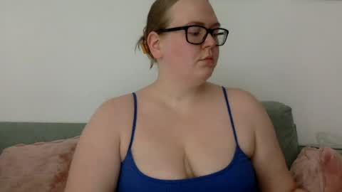 Snapshot of graceloves69 chatting on 07-18-26, 03:27 Grace Loves online show from 07-18-26, 03:27