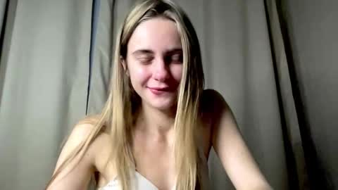 gracetorrezz online show from 10-24-25, 04:36