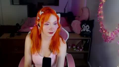 Snapshot of graepmimi chatting on 07-31-26, 04:06 Grape Mimi online show from 07-31-26, 04:06