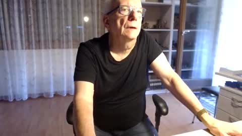 Snapshot of grandpach chatting on 05-27-26, 06:21 grandpach online show from 05-27-26, 06:21