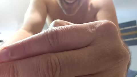 Snapshot of grattitude chatting on 12-23-25, 02:53 grattitude online show from 12-23-25, 02:53