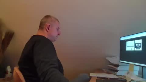 Snapshot of grau197077 chatting on 02-18-26, 08:21 grau197077 online show from 02-18-26, 08:21