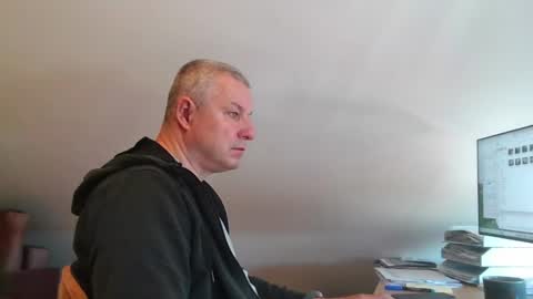 grau197077 online show from 04-28-26, 07:46