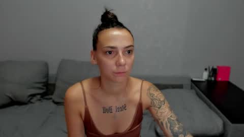 Snapshot of gravitation777 chatting on 05-23-26, 01:55 Anna online show from 05-23-26, 01:55