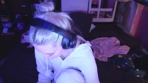 graylovescookies online show from 12-26-24, 07:27