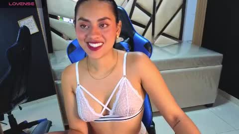 Snapshot of grecia_soler_a chatting on 04-29-26, 01:04 Grecia online show from 04-29-26, 01:04