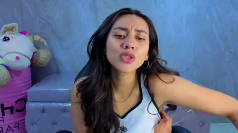 Snapshot of grecia_soler_a chatting on 06-25-26, 01:04 Grecia online show from 06-25-26, 01:04