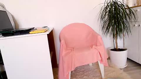 Alex and Ella online show from 01-16-25, 09:05