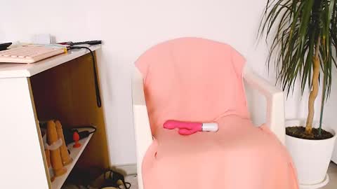 Alex and Ella online show from 02-07-25, 09:16