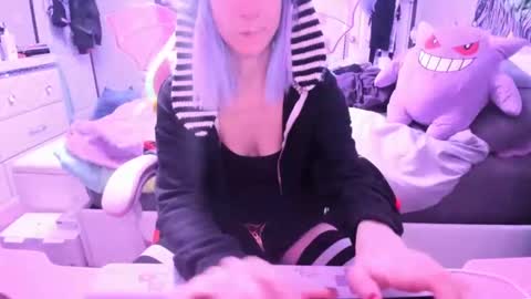 Snapshot of greeneyedlovexo chatting on 01-23-25, 02:23 GreenEyedLovexo online show from 01-23-25, 02:23