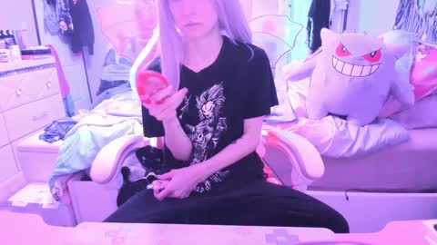 Snapshot of greeneyedlovexo chatting on 02-21-25, 02:38 GreenEyedLovexo online show from 02-21-25, 02:38