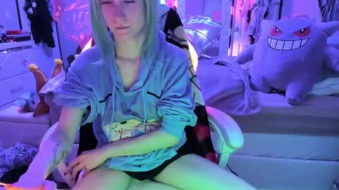 GreenEyedLovexo online show from 11-24-25, 04:01