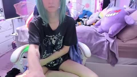 GreenEyedLovexo online show from 04-27-26, 09:35