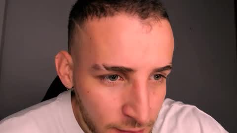 Snapshot of greeneyes_col chatting on 10-10-25, 02:05 Juan online show from 10-10-25, 02:05