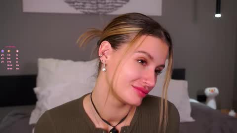 Kelly online show from 11-27-25, 01:24