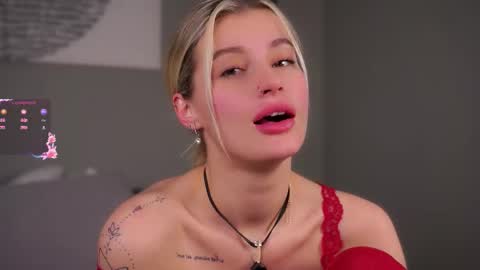 Kelly online show from 02-05-26, 01:38