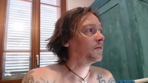 Snapshot of greenmoon88888 chatting on 06-17-26, 10:17 Greenmoon online show from 06-17-26, 10:17