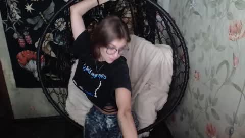 Snapshot of greenwitch9 chatting on 09-25-25, 12:20 Lina online show from 09-25-25, 12:20