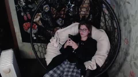 Snapshot of greenwitch9 chatting on 10-08-25, 02:36 Lina online show from 10-08-25, 02:36