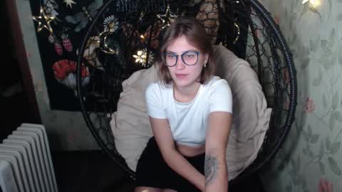 Snapshot of greenwitch9 chatting on 10-13-25, 04:45 Lina online show from 10-13-25, 04:45