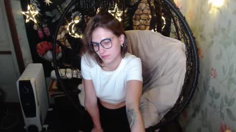 Snapshot of greenwitch9 chatting on 10-13-25, 07:14 Lina online show from 10-13-25, 07:14